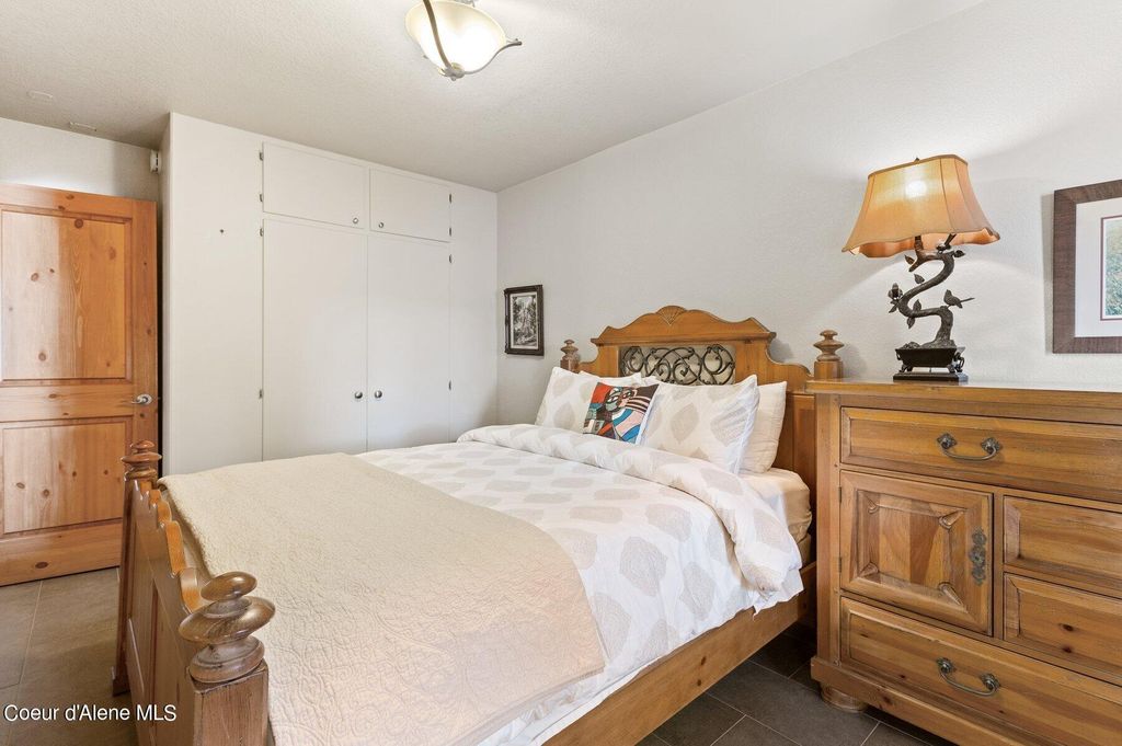 2537 Lakeshore Dr, Sagle, ID 83860 photo 37