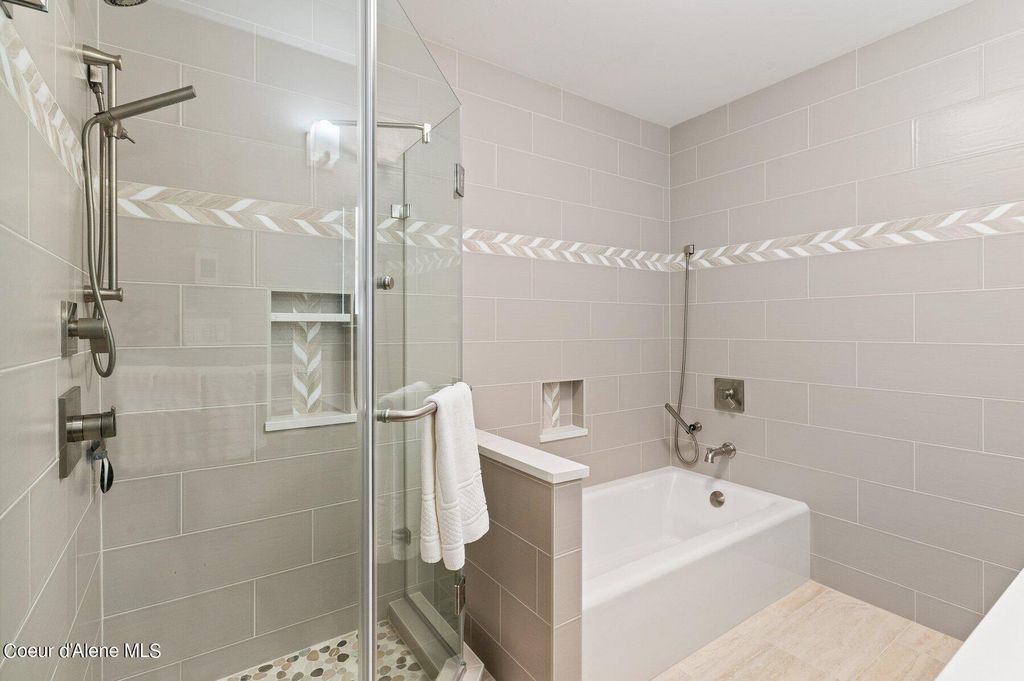 2537 Lakeshore Dr, Sagle, ID 83860 photo 49