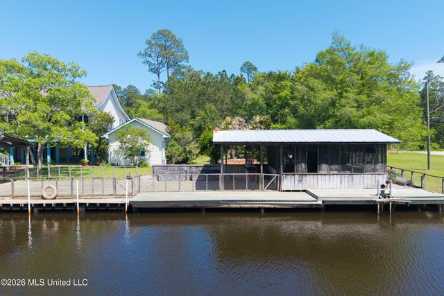 10035 Avenue D, Bay Saint Louis, MS 39520