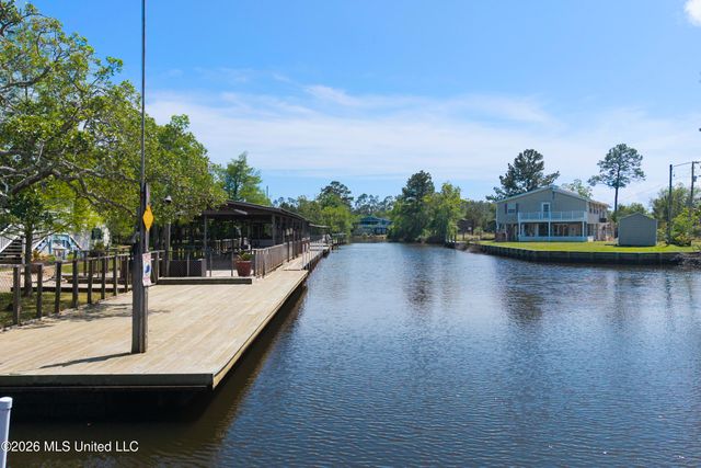 10035 Avenue D, Bay Saint Louis, MS 39520