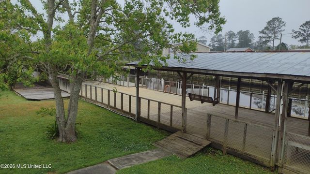 10035 Avenue D, Bay Saint Louis, MS 39520