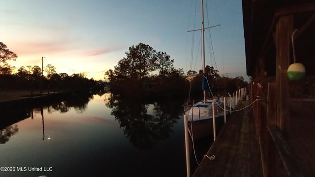 10035 Avenue D, Bay Saint Louis, MS 39520