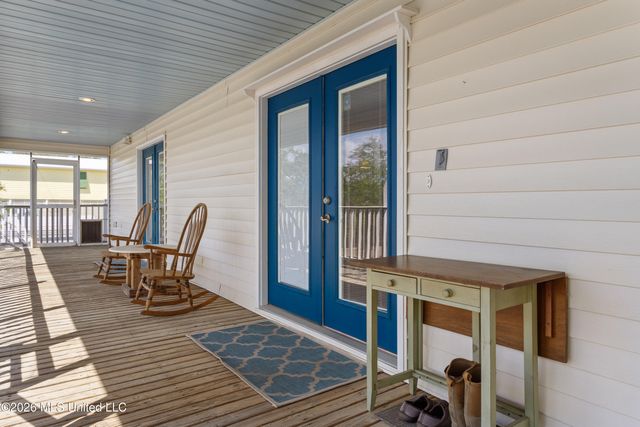 10035 Avenue D, Bay Saint Louis, MS 39520