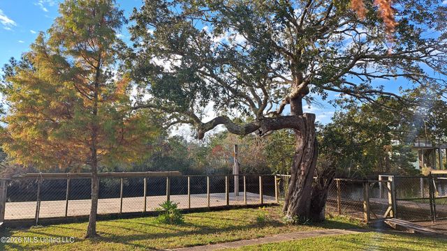 10035 Avenue D, Bay Saint Louis, MS 39520