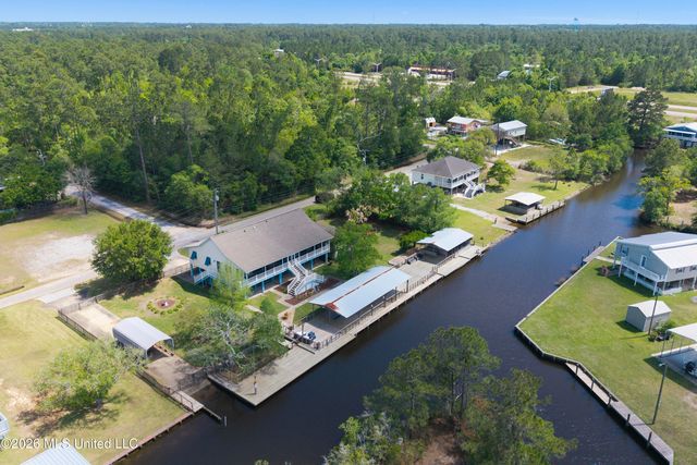 10035 Avenue D, Bay Saint Louis, MS 39520