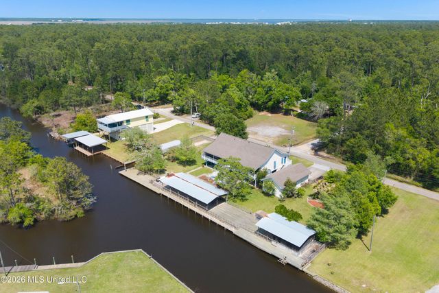 10035 Avenue D, Bay Saint Louis, MS 39520