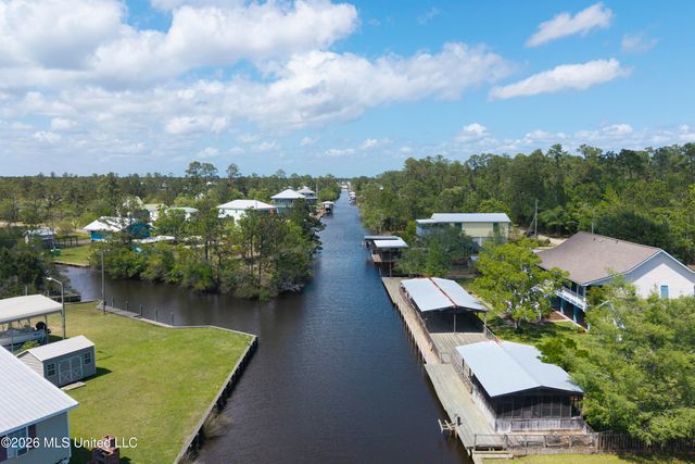 10035 Avenue D, Bay Saint Louis, MS 39520