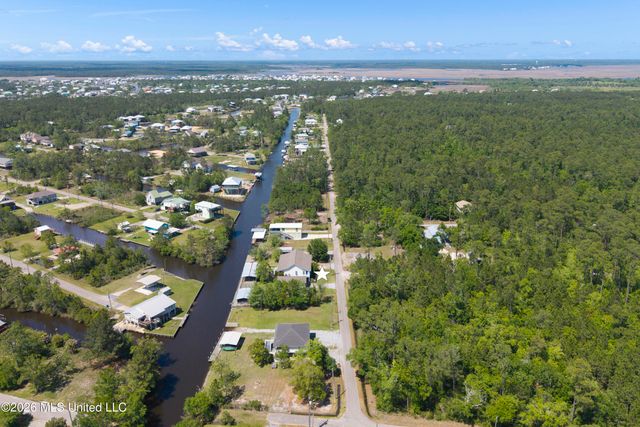 10035 Avenue D, Bay Saint Louis, MS 39520