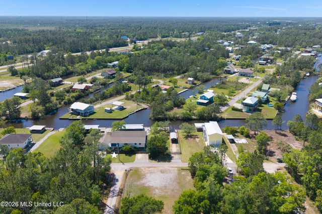 10035 Avenue D, Bay Saint Louis, MS 39520