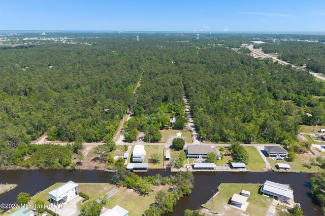10035 Avenue D, Bay Saint Louis, MS 39520