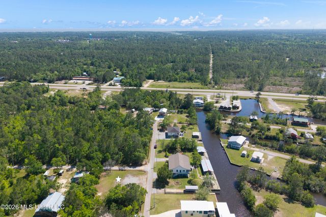 10035 Avenue D, Bay Saint Louis, MS 39520