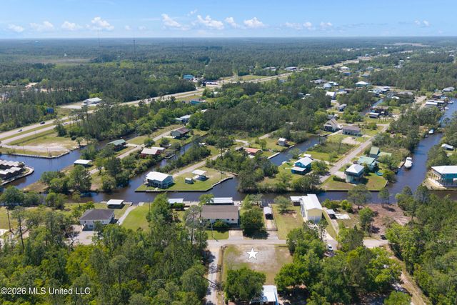10035 Avenue D, Bay Saint Louis, MS 39520