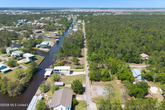 10035 Avenue D, Bay Saint Louis, MS 39520