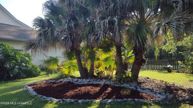 10035 Avenue D, Bay Saint Louis, MS 39520