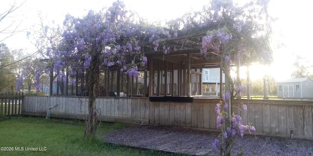 10035 Avenue D, Bay Saint Louis, MS 39520