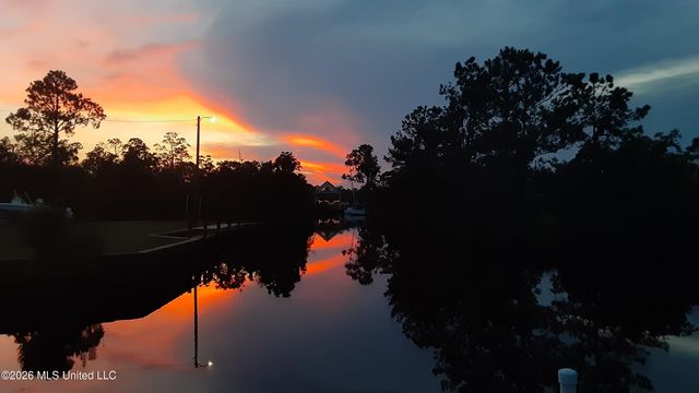 10035 Avenue D, Bay Saint Louis, MS 39520