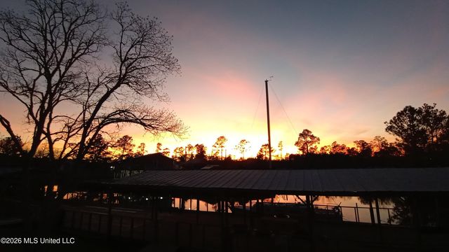 10035 Avenue D, Bay Saint Louis, MS 39520