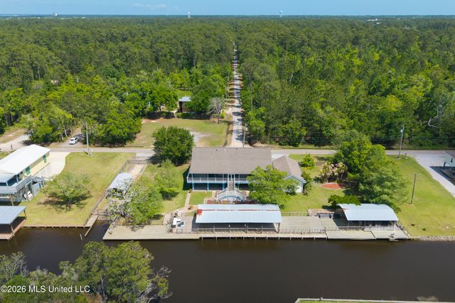 10035 Avenue D, Bay Saint Louis, MS 39520