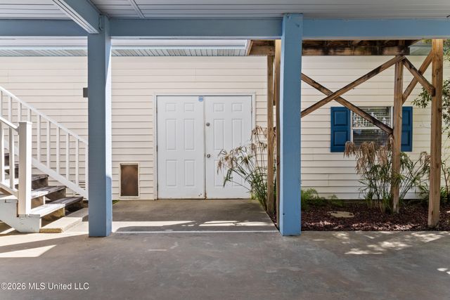 10035 Avenue D, Bay Saint Louis, MS 39520