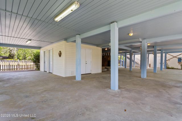 10035 Avenue D, Bay Saint Louis, MS 39520
