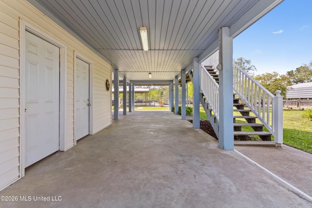 10035 Avenue D, Bay Saint Louis, MS 39520