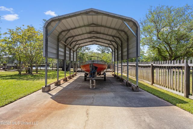 10035 Avenue D, Bay Saint Louis, MS 39520