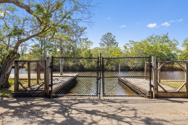 10035 Avenue D, Bay Saint Louis, MS 39520