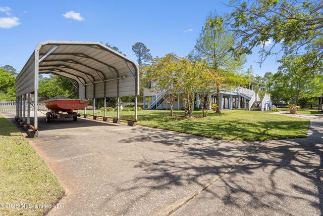 10035 Avenue D, Bay Saint Louis, MS 39520