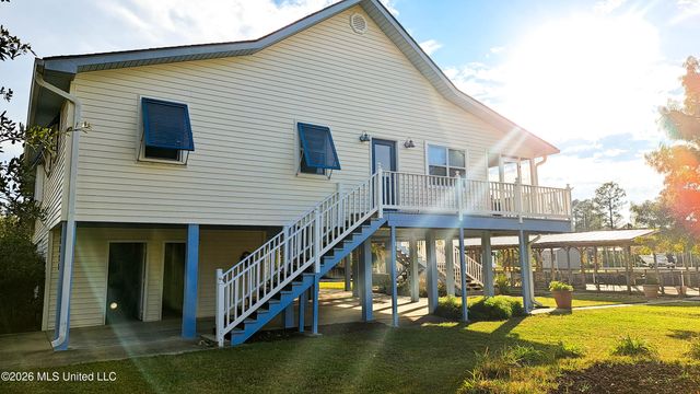 10035 Avenue D, Bay Saint Louis, MS 39520