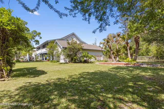 10035 Avenue D, Bay Saint Louis, MS 39520