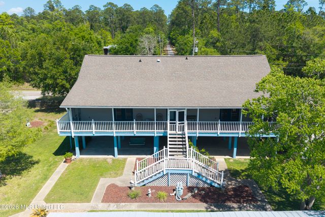 10035 Avenue D, Bay Saint Louis, MS 39520