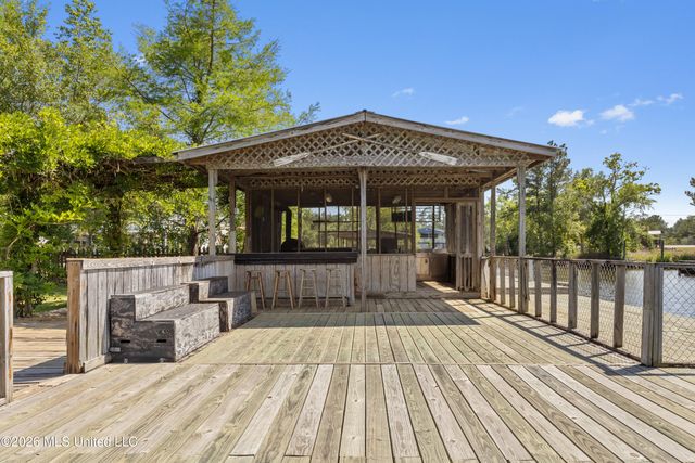 10035 Avenue D, Bay Saint Louis, MS 39520