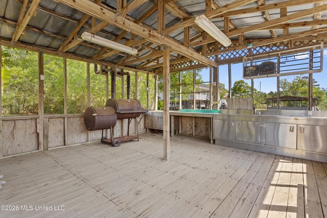10035 Avenue D, Bay Saint Louis, MS 39520
