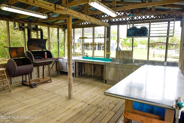 10035 Avenue D, Bay Saint Louis, MS 39520