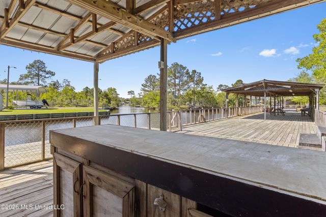 10035 Avenue D, Bay Saint Louis, MS 39520