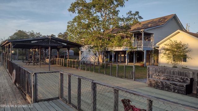 10035 Avenue D, Bay Saint Louis, MS 39520