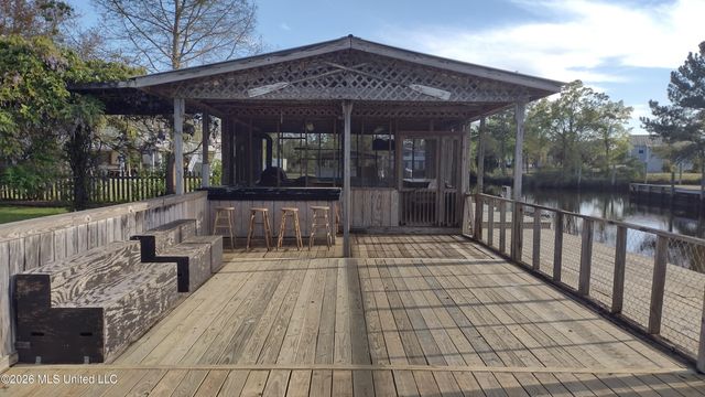 10035 Avenue D, Bay Saint Louis, MS 39520