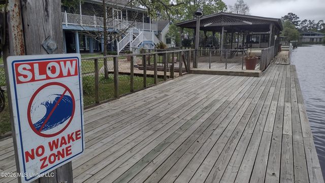 10035 Avenue D, Bay Saint Louis, MS 39520