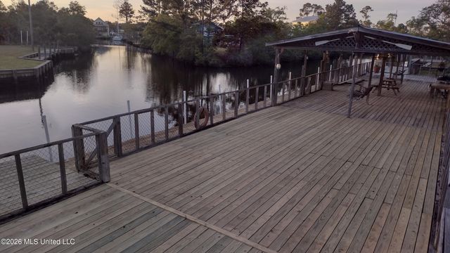 10035 Avenue D, Bay Saint Louis, MS 39520