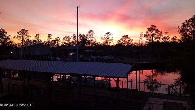 10035 Avenue D, Bay Saint Louis, MS 39520