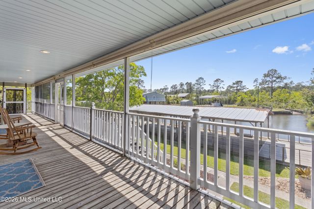 10035 Avenue D, Bay Saint Louis, MS 39520
