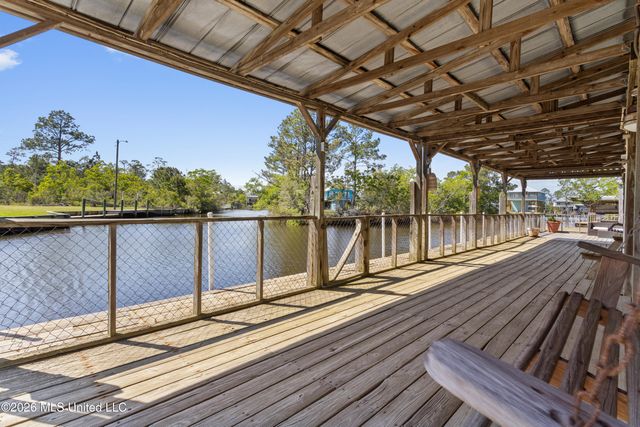 10035 Avenue D, Bay Saint Louis, MS 39520