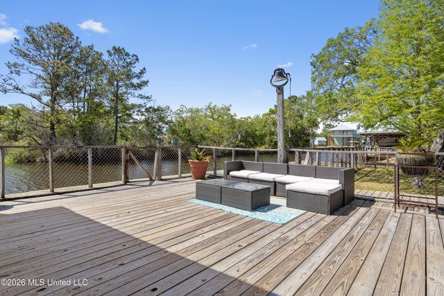 10035 Avenue D, Bay Saint Louis, MS 39520