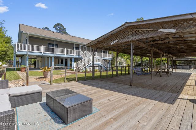 10035 Avenue D, Bay Saint Louis, MS 39520