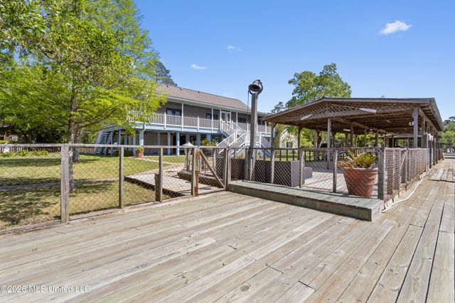 10035 Avenue D, Bay Saint Louis, MS 39520