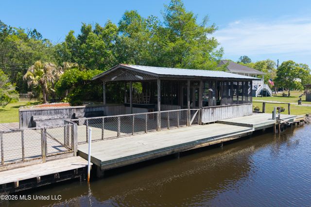 10035 Avenue D, Bay Saint Louis, MS 39520