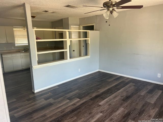 6810 Marimba, San Antonio, TX 78227