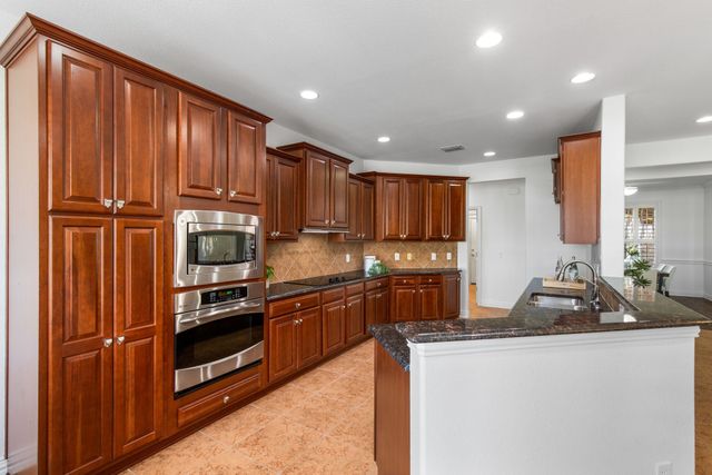 6422 Bushwoods Drive, Frisco, TX 75036