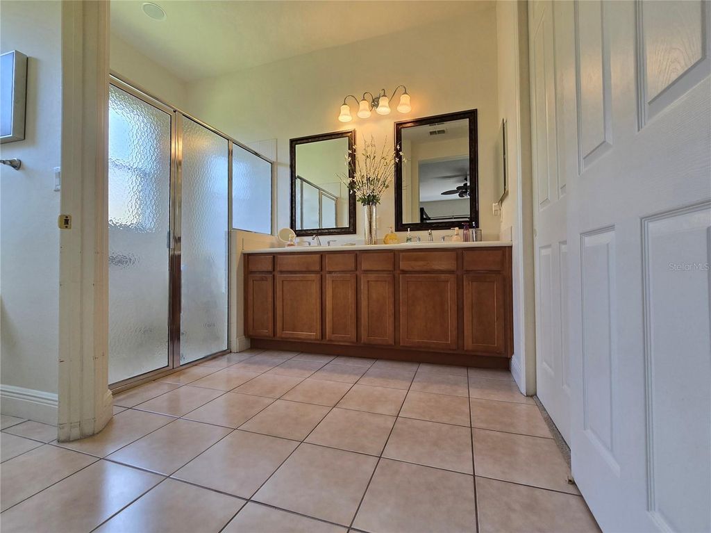 Image 17 of property listing at 280 INDIAN WELLS AVENUE, Kissimmee, FL 34759