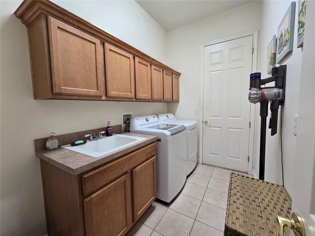 Image 21 of property listing at 280 INDIAN WELLS AVENUE, Kissimmee, FL 34759